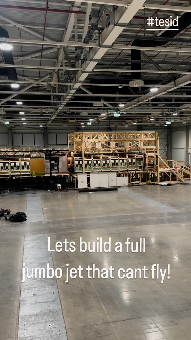 Affiche The Entertainment System Is Down – Ruben Östlund – Rumeur Cannes 2026