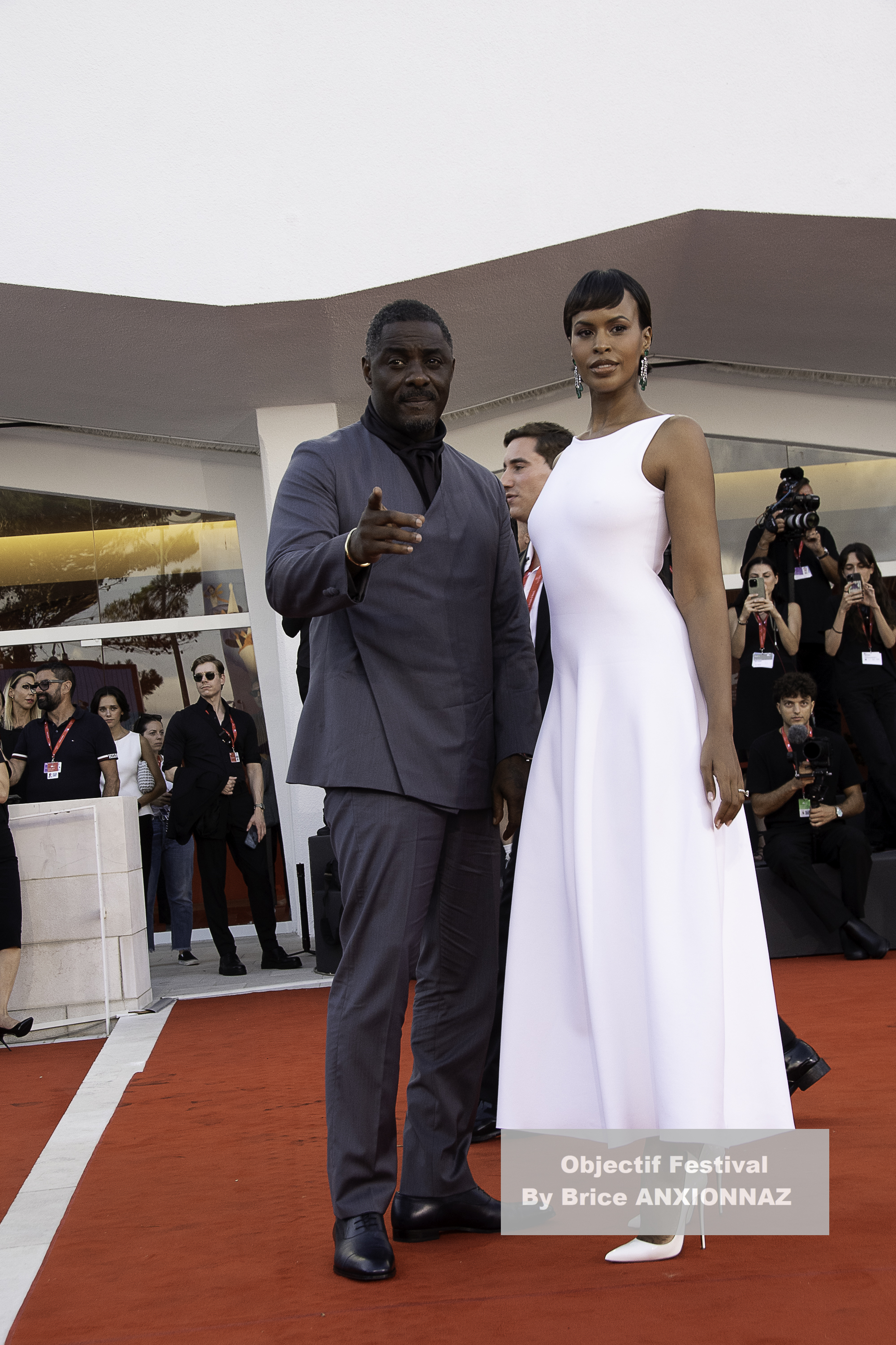 Idris Elba And Sabrina Dhowler Elba / 82eme Mostra Del Cinema / Objectif Festival by Brice ANXIONNAZ