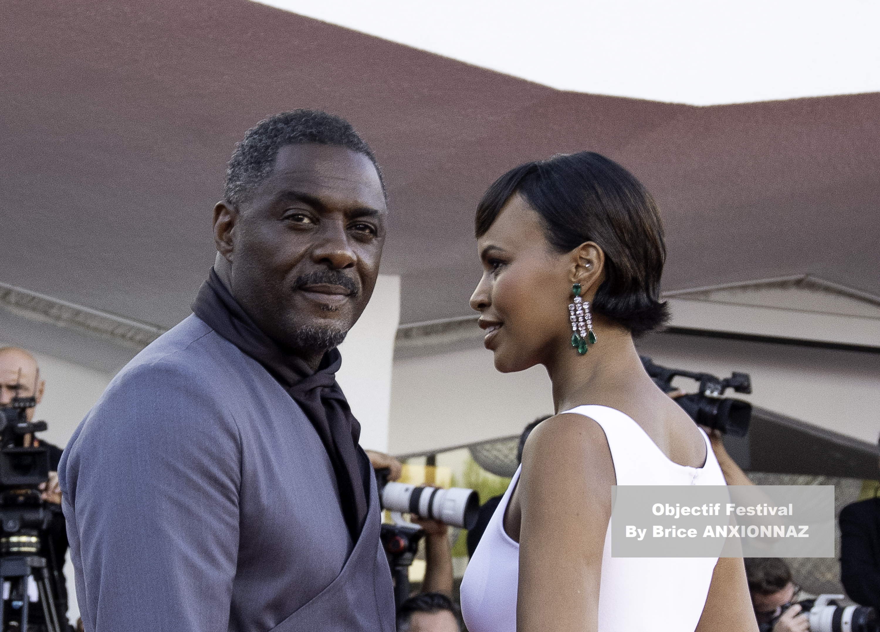Idris Elba And Sabrina Dhowler Elba / 82eme Mostra Del Cinema / Objectif Festival by Brice ANXIONNAZ