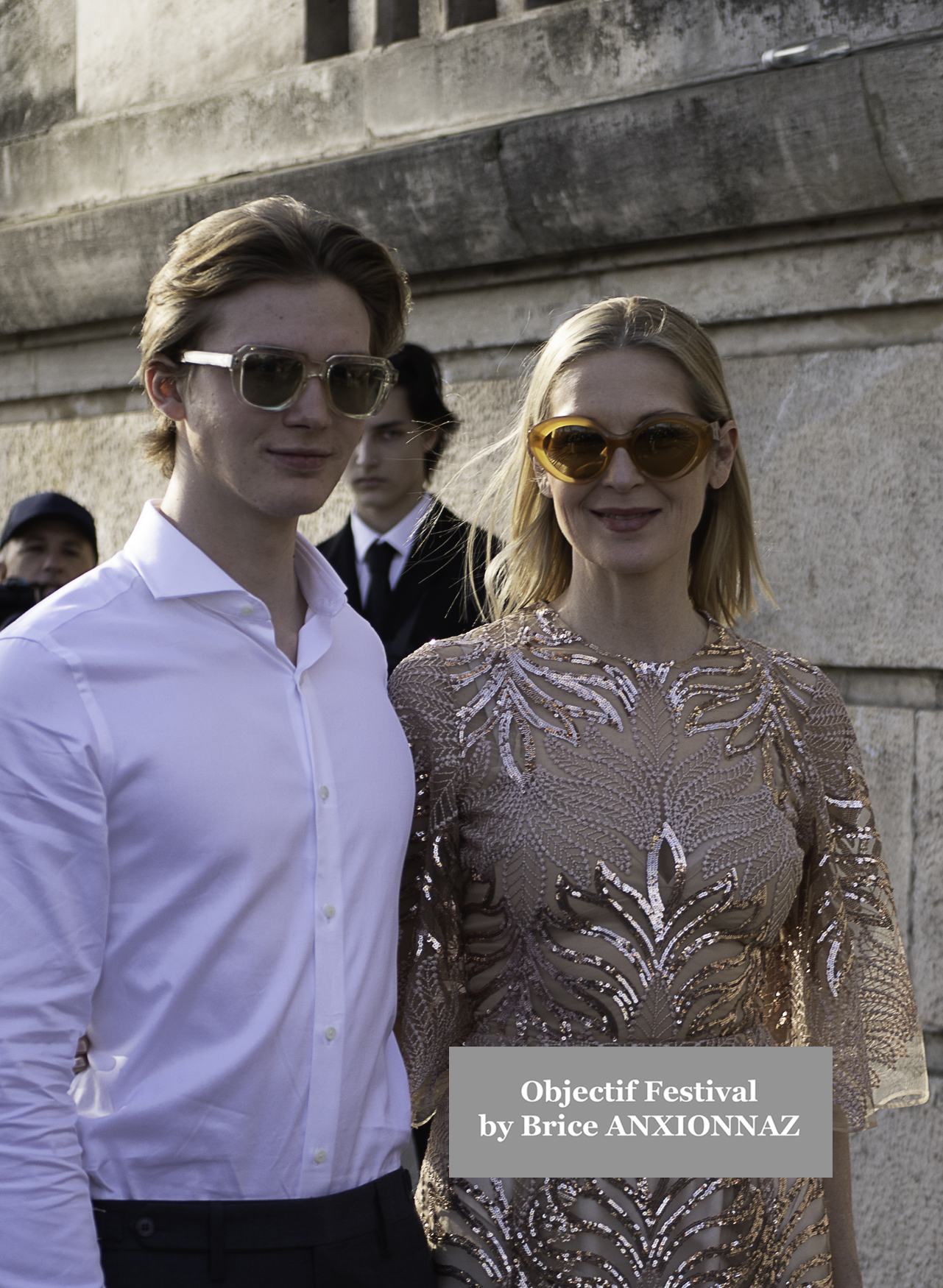 Photo de Kim Cattrall - Actrice Streetstyle photos at Elie Saab guests arrivals - Paris Fashion Week lors de l'événement à Streetstyle-photos-at-Elie-Saab-guests-arrivals-Paris-Fashion-Week le 8 March 2025 par Brice ANXIONNAZ (Objectif Festival)